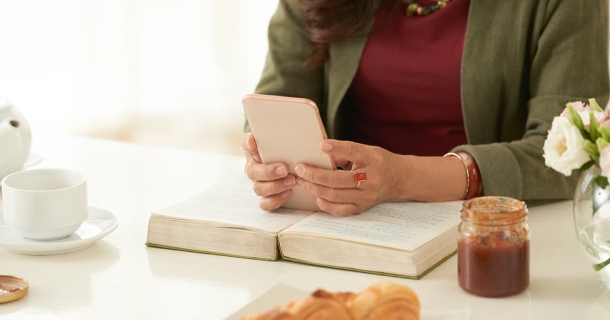 12 mensagens de follow-up prontas pra copiar e colar no WhatsApp